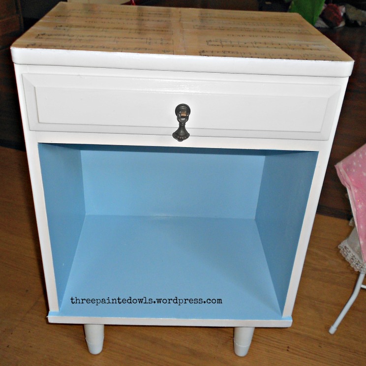 mid-century side table updated with chalk paint and decoupaged top